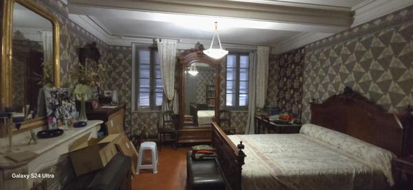 Maison bourgoise 9 pièces OUVEILLAN (11)