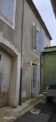Maison bourgoise 9 pièces OUVEILLAN (11)