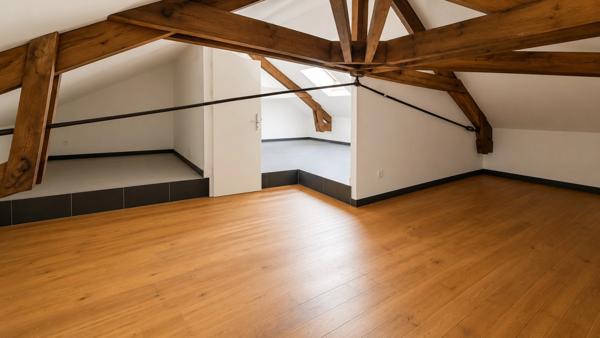 SAINT-HILAIRE-DE-LA-CÔTE – MAISON DE CARACTÈRE RÉNOVÉE – 94,46 M² – JARDIN – TERRASSE