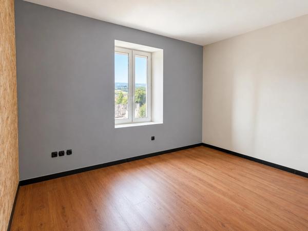 SAINT-HILAIRE-DE-LA-CÔTE – MAISON DE CARACTÈRE RÉNOVÉE – 94,46 M² – JARDIN – TERRASSE
