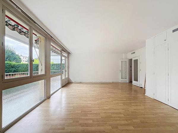 Appartement 63m² à 10min RER avec balcon au sud