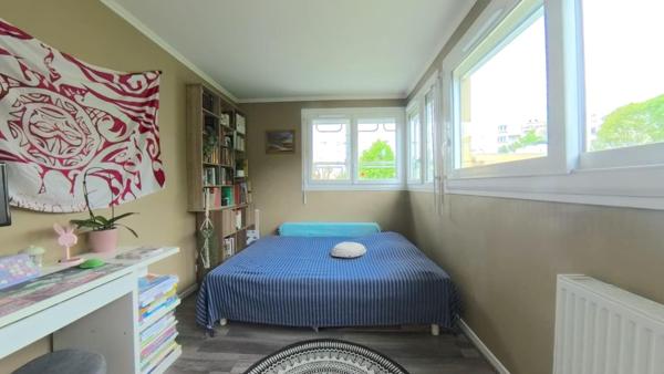 À Combs-la-Ville – Bel Appartement 3 pièces de 66 m² dans belle résidence arborée, au dernier étage (4/4) avec parking couvert et cave