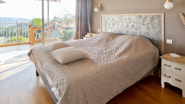 Appartement 4 pièces 93 m2 (quartier Saint-Jacques)