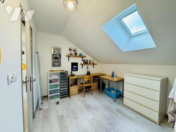 Belle maison Contemporaine édifiée en 2018 à 200 mètres de l'aber Benoît.

Construction de st...