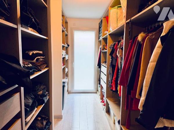 Belle maison Contemporaine édifiée en 2018 à 200 mètres de l'aber Benoît.

Construction de st...