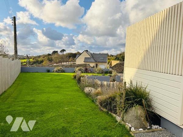 Belle maison Contemporaine édifiée en 2018 à 200 mètres de l'aber Benoît.

Construction de st...