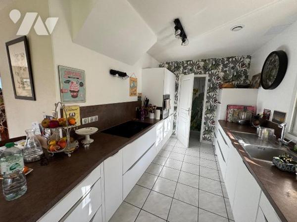 Belle maison Contemporaine édifiée en 2018 à 200 mètres de l'aber Benoît.

Construction de st...