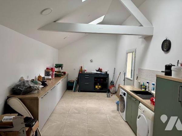 Belle maison Contemporaine édifiée en 2018 à 200 mètres de l'aber Benoît.

Construction de st...