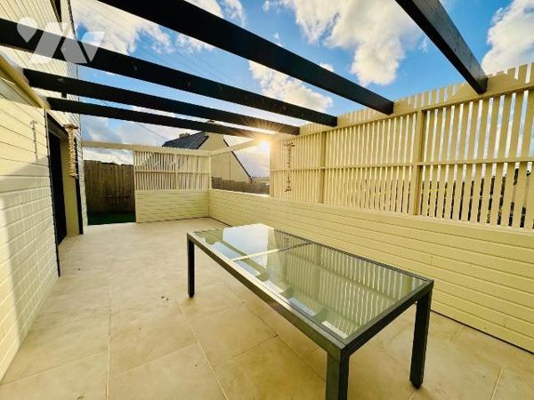 Belle maison Contemporaine édifiée en 2018 à 200 mètres de l'aber Benoît.

Construction de st...