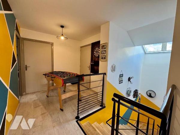 Belle maison Contemporaine édifiée en 2018 à 200 mètres de l'aber Benoît.

Construction de st...