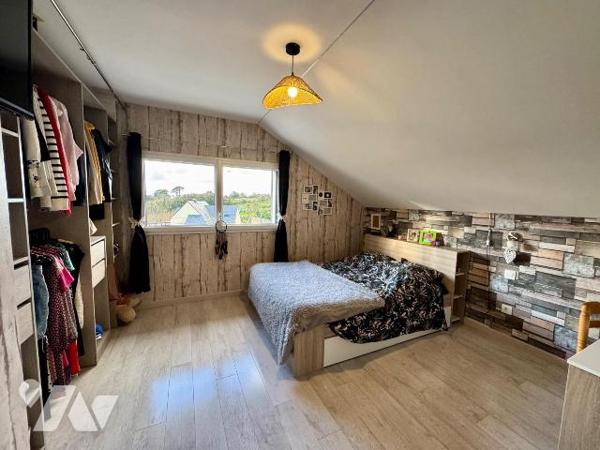 Belle maison Contemporaine édifiée en 2018 à 200 mètres de l'aber Benoît.

Construction de st...