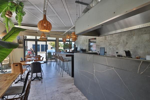 Droit au Bail- Restauration ou autre - avec Terrasse et Parking