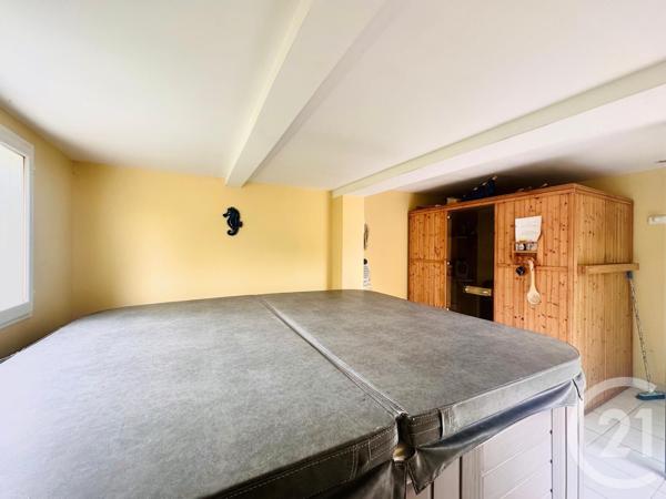 Maison à vendre  5 pièces - 185 m 2   BERSON  - 33