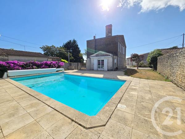 Maison à vendre  5 pièces - 185 m 2   BERSON  - 33