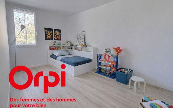 Appartement à vendre    3 pièces • 66,85 m2 Montigny-le-Bretonneux