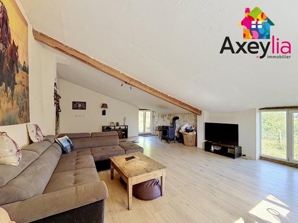 A VENDRE – SECTEUR TARARE / BALBIGNY – ANCIEN CORPS DE FERME + PRÈS DE 17 000 M² DE TERRAIN