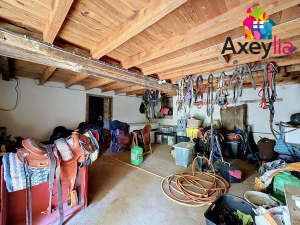 A VENDRE – SECTEUR TARARE / BALBIGNY – ANCIEN CORPS DE FERME + PRÈS DE 17 000 M² DE TERRAIN