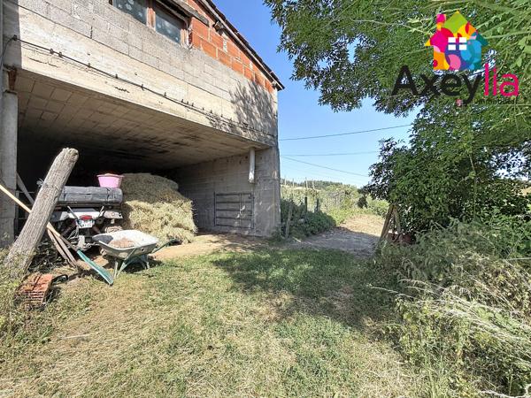 A VENDRE – SECTEUR TARARE / BALBIGNY – ANCIEN CORPS DE FERME + PRÈS DE 17 000 M² DE TERRAIN