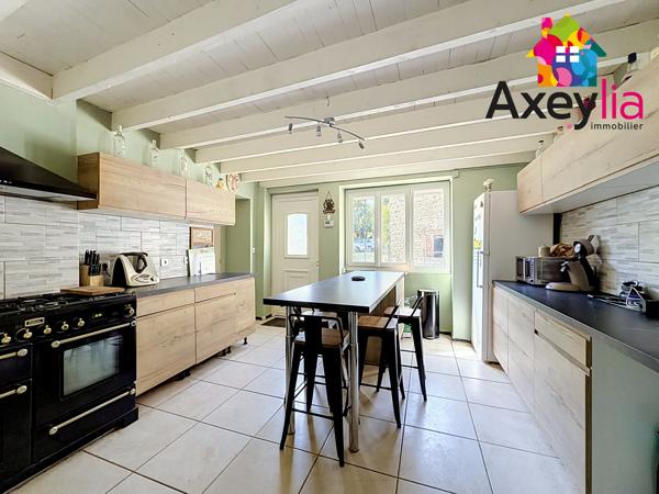 A VENDRE – SECTEUR TARARE / BALBIGNY – ANCIEN CORPS DE FERME + PRÈS DE 17 000 M² DE TERRAIN