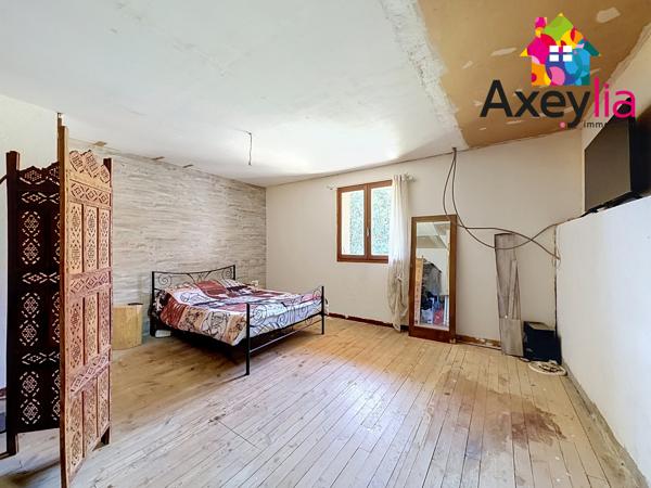 A VENDRE – SECTEUR TARARE / BALBIGNY – ANCIEN CORPS DE FERME + PRÈS DE 17 000 M² DE TERRAIN