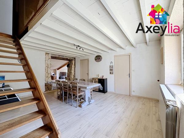A VENDRE – SECTEUR TARARE / BALBIGNY – ANCIEN CORPS DE FERME + PRÈS DE 17 000 M² DE TERRAIN