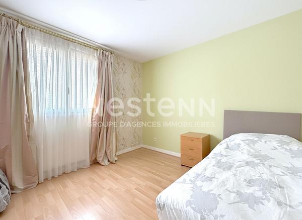 Maison Montigny Le Bretonneux 6 pièce(s) 4 chambres - 136 m2 / 161m² Utiles