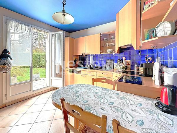 Maison Montigny Le Bretonneux 6 pièce(s) 4 chambres - 136 m2 / 161m² Utiles