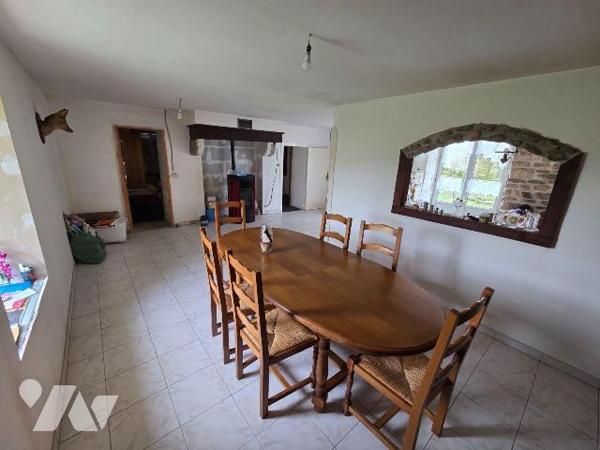 MARCILLE-LA-VILLE - en campagne, maison en pierres avec dépendances et terrain à finir de rénov...