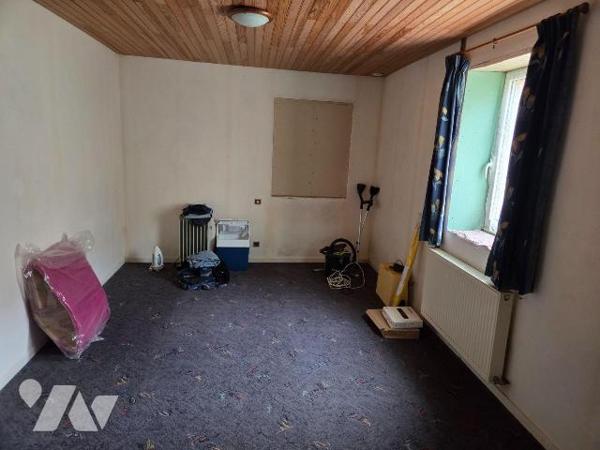 MARCILLE-LA-VILLE - en campagne, maison en pierres avec dépendances et terrain à finir de rénov...