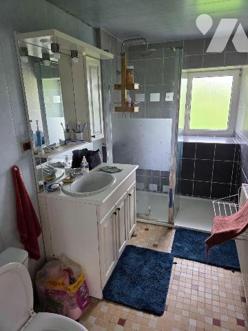 MARCILLE-LA-VILLE - en campagne, maison en pierres avec dépendances et terrain à finir de rénov...