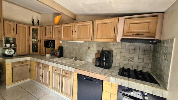 Maison Mitoyenne , 4 chambres ,jolie parcelle