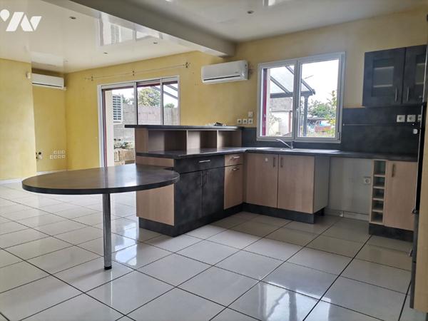 GEVEZE - Ancien manoir rénové, 203 m² hab. avec dépendances et terrain de 1637m² env.