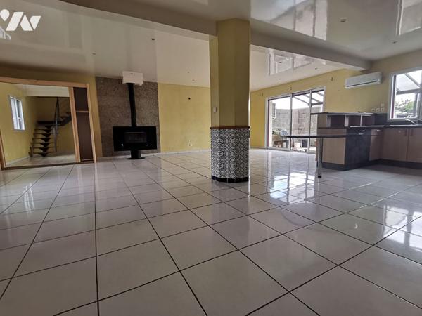 GEVEZE - Ancien manoir rénové, 203 m² hab. avec dépendances et terrain de 1637m² env.