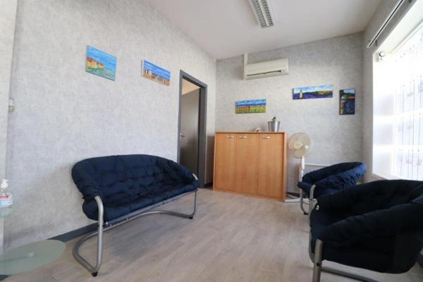 Local/bureau à louer PORT DES BARQUES (17)