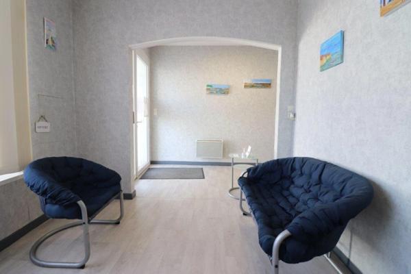 Local/bureau à louer PORT DES BARQUES (17)