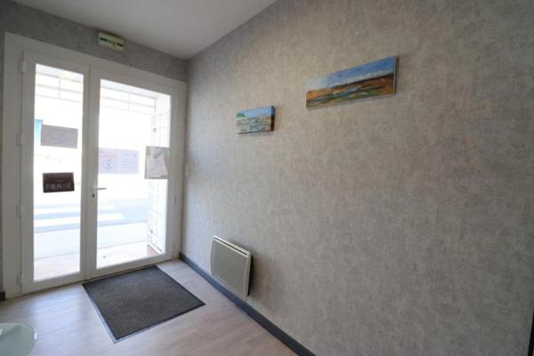 Local/bureau à louer PORT DES BARQUES (17)