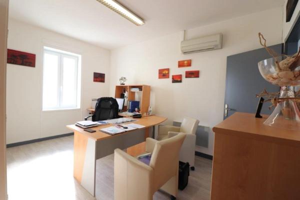 Local/bureau à louer PORT DES BARQUES (17)