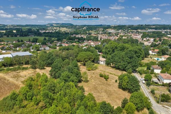 Maison à vendre 7 pièces de 183 m2 habitables sur un terrain de 10655m2