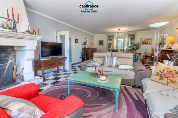 Maison à vendre 7 pièces de 183 m2 habitables sur un terrain de 10655m2