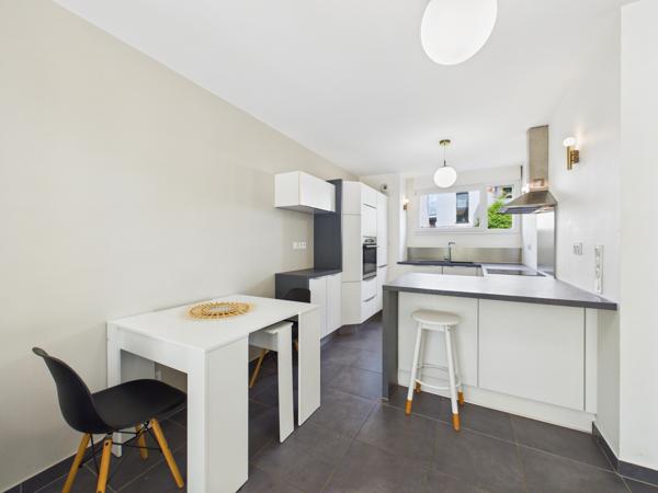 RARE-Superbe appartement avec jardin et garage