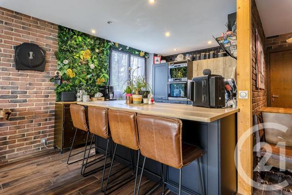 Appartement F5 à vendre  5 pièces - 118,68 m 2   RUMILLY  - 74