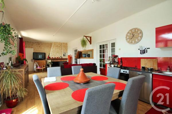 Appartement F5 à vendre  5 pièces - 118,68 m 2   RUMILLY  - 74