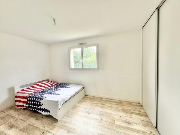 Maison récente 5 chambres – 136 m² – Garage 78 m² + Carport – Quartier Thévalles,