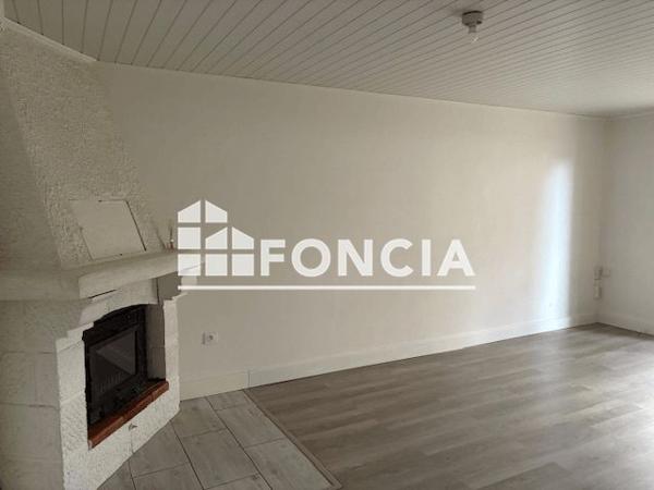 Location Appartement 3 pièces 56.54 m² - 5 RUE DE LA REPUBLIQUE Garons 30128