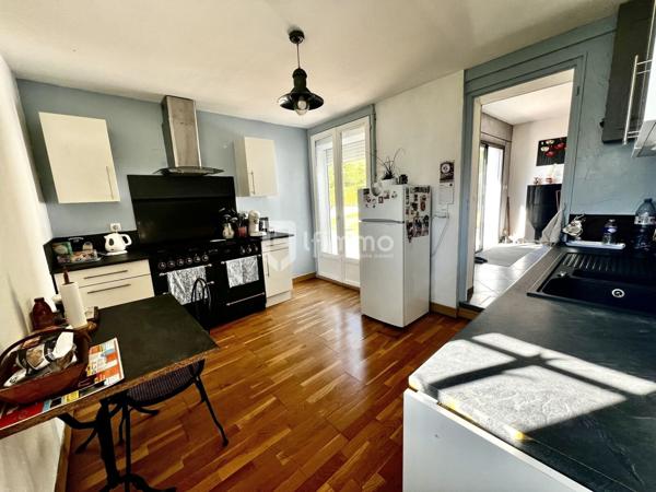 Maison à rénover au calme avec piscine - 24700 Montpon Ménesterol