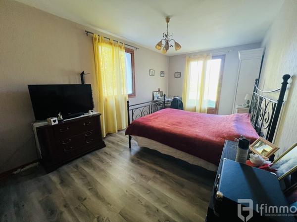 Maison à rénover au calme avec piscine - 24700 Montpon Ménesterol