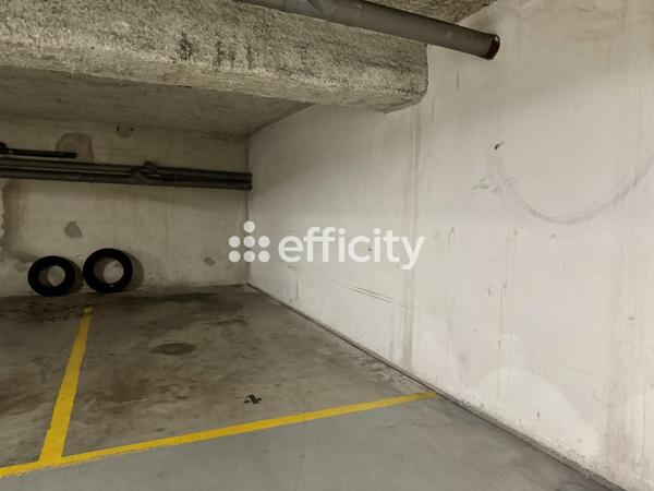 Parking - 15 m² Exclusivité efficity