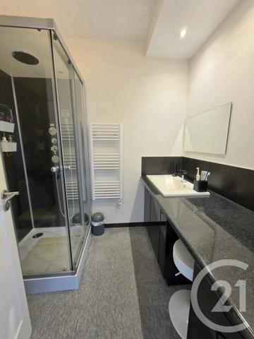 Appartement F3 à vendre  3 pièces - 68 m 2   MARSEILLE  - 13009