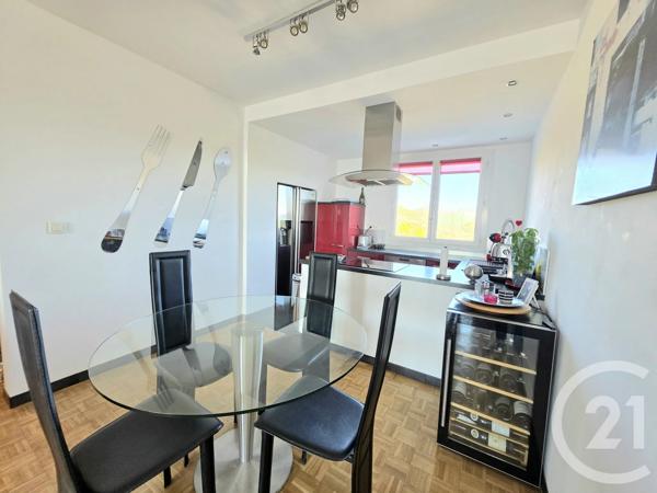 Appartement F3 à vendre  3 pièces - 68 m 2   MARSEILLE  - 13009