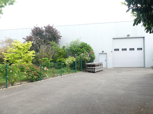 Local d'activité - 4 pièces - 575 m²